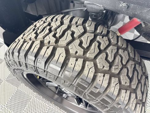 Used 2019 GMC Sierra 2500 Denali w/ Duramax Plus Package AWD/4WD image 32