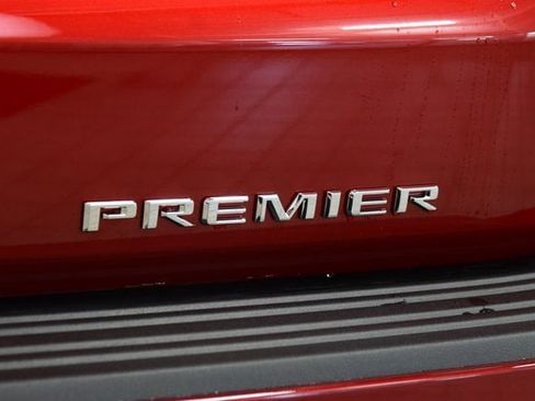 New 2025 Chevrolet Suburban Premier image 22