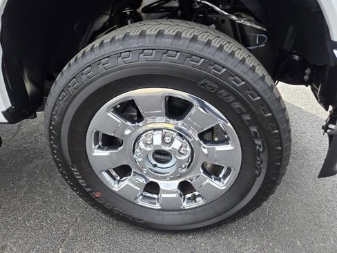 Used 2025 Ford F250 Lariat w/ Chrome Package image 41