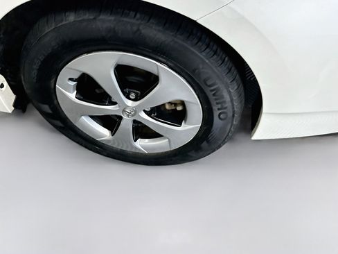 Used 2015 Toyota Prius Two FWD image 11