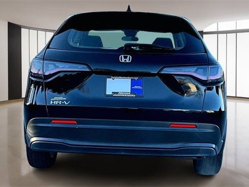 Certified 2023 Honda HR-V LX image 5