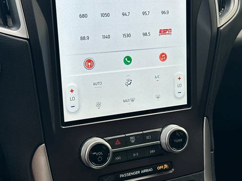 Certified 2021 Ford Edge SE FWD image 21
