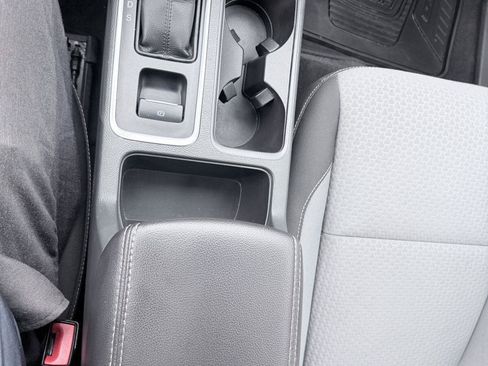 Used 2017 Ford Escape SE FWD image 7