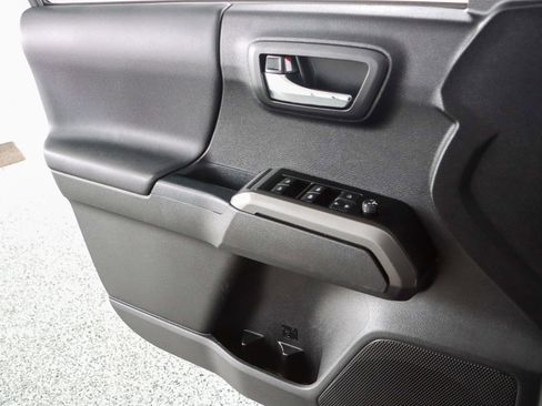 Used 2023 Toyota Tacoma TRD Off-Road image 23