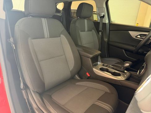 Used 2025 Chevrolet Blazer LT FWD image 31