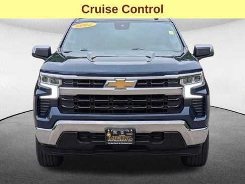 Used 2022 Chevrolet Silverado 1500 LT AWD/4WD image 11