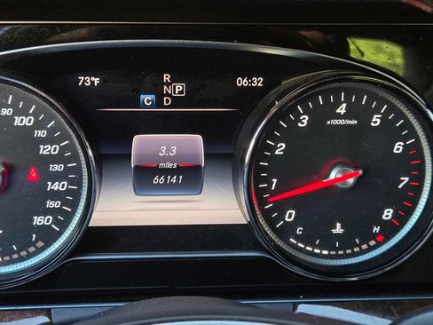 Used 2017 Mercedes-Benz E 300 image 34