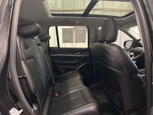 Used 2022 Jeep Grand Cherokee Limited 4xe AWD/4WD image 17