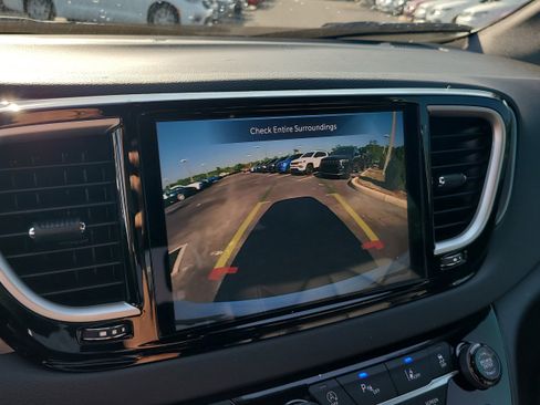 New 2026 Chrysler Voyager LX image 19