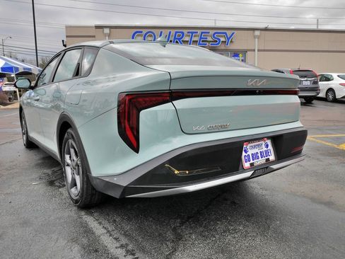 Used 2025 Kia K4 LXS image 5