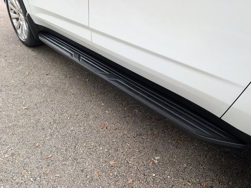 Used 2021 Chevrolet Suburban Premier image 12