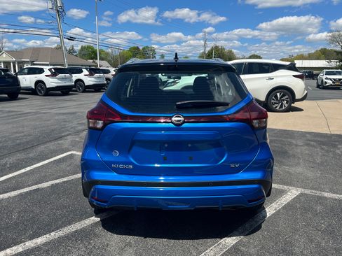 Used 2023 Nissan Kicks SV FWD image 6