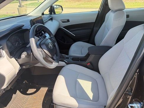 Used 2024 Toyota Corolla Cross L image 4