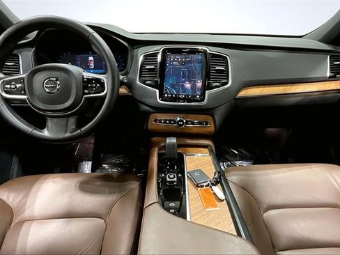 Certified 2024 Volvo XC90 B5 Plus image 17