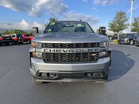 Used 2019 Chevrolet Silverado 1500 Custom w/ Custom Value Package AWD/4WD image 13