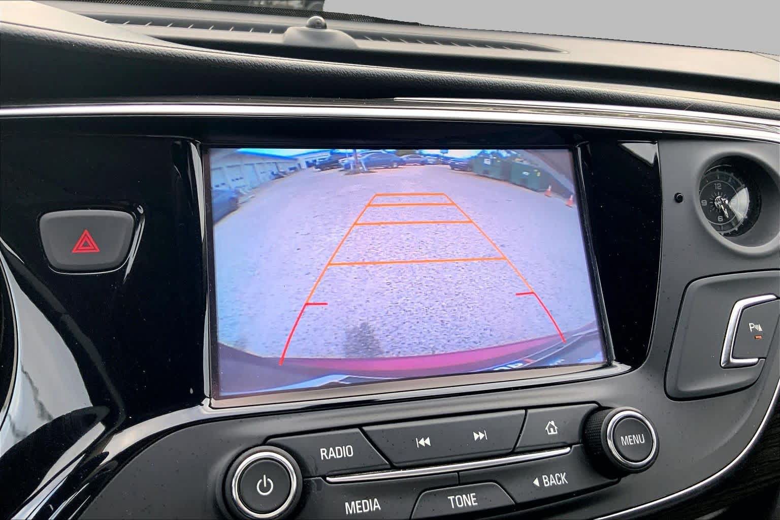 Used 2018 Buick Envision Essence FWD image 25
