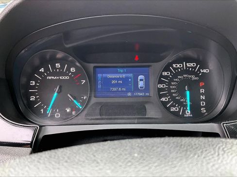 Used 2013 Ford Edge SE image 24