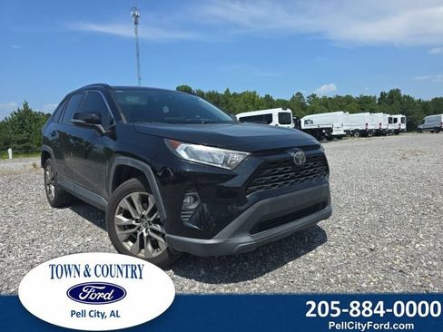 Used 2019 Toyota RAV4 XLE Premium FWD image 1