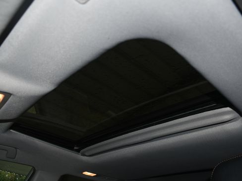 Used 2019 Toyota Highlander XLE image 7