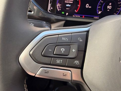 Used 2022 Volkswagen Taos SEL image 31