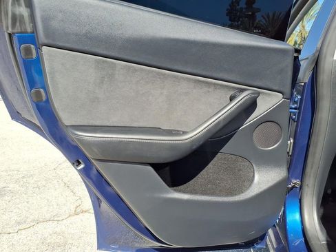 Used 2023 Tesla Model Y 2WD image 21