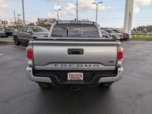 Certified 2022 Toyota Tacoma TRD Off-Road w/ Technology Package AWD/4WD image 7