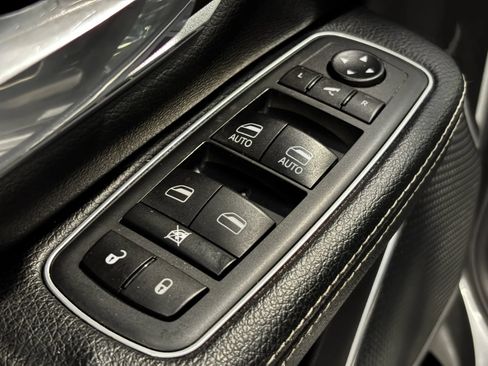 Used 2020 RAM 1500 Laramie AWD/4WD image 36