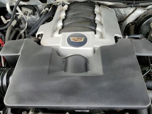 Used 2018 Cadillac Escalade ESV Luxury image 25