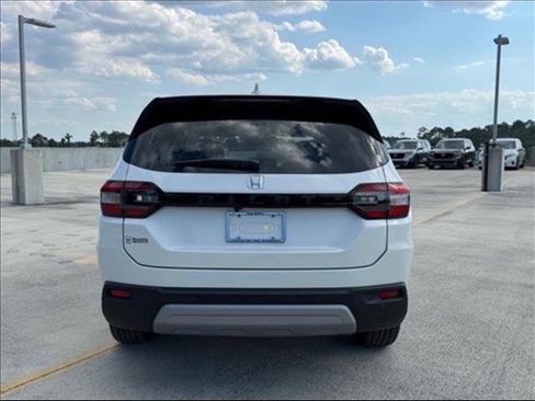 Certified 2025 Honda Pilot EX-L image 6