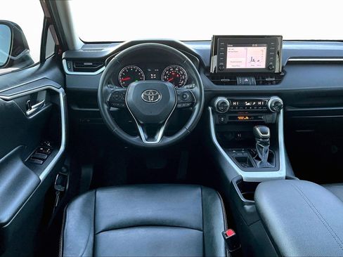 Used 2019 Toyota RAV4 XLE Premium image 5