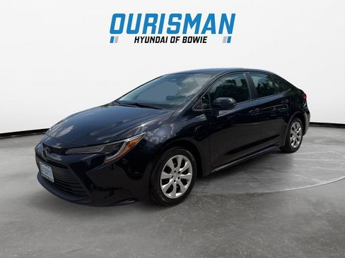 Used 2024 Toyota Corolla LE FWD image 2