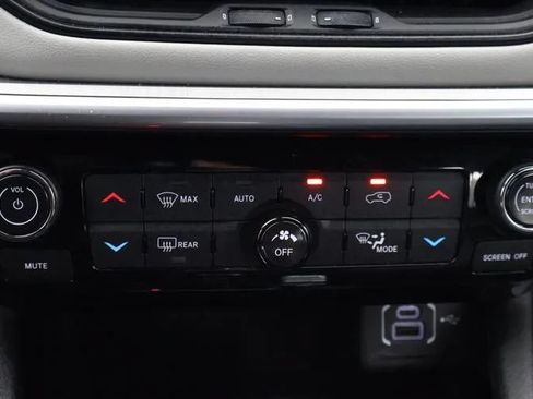 Used 2025 Jeep Compass Limited AWD/4WD image 32