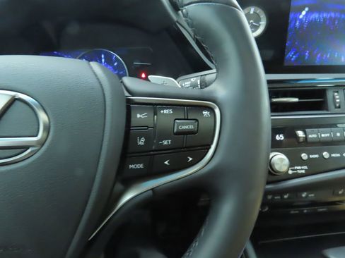 Used 2022 Lexus ES 300h w/ Premium Package image 12