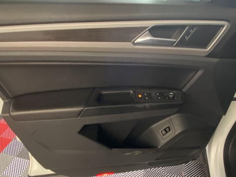 Used 2018 Volkswagen Atlas SE FWD image 19
