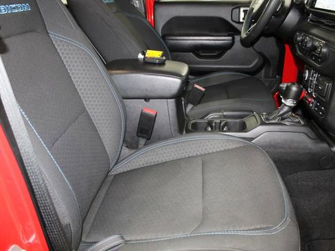 Used 2024 Jeep Wrangler Unlimited Rubicon 4xe image 27