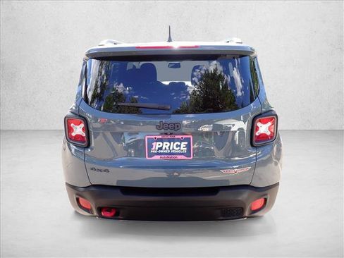 Used 2016 Jeep Renegade Trailhawk w/ Popular Equipment Group AWD/4WD image 3
