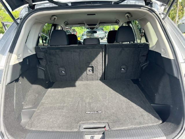 Used 2023 Nissan Rogue SV FWD image 19