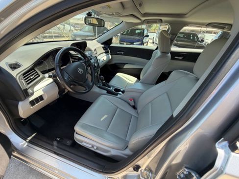 Used 2017 Acura ILX FWD image 12