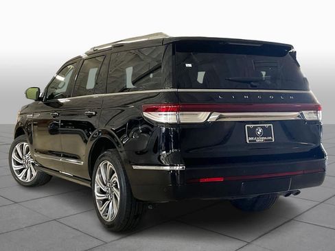 Used 2024 Lincoln Navigator Reserve image 11