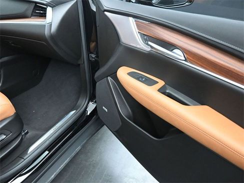 Used 2025 Cadillac XT5 Premium Luxury image 24