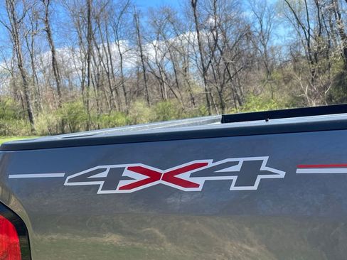 Certified 2022 Chevrolet Colorado W/T w/ Custom Special Edition image 16