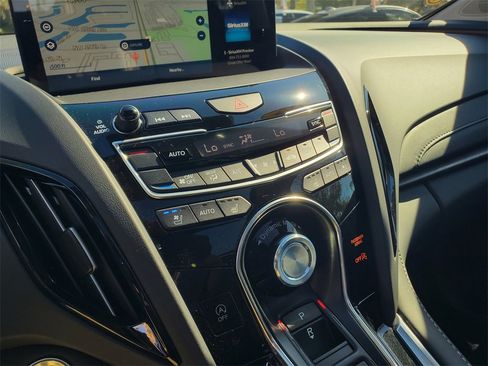 Used 2024 Acura RDX SH-AWD w/ Advance Package image 32