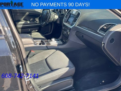 Used 2022 Chrysler 300 Touring w/ Sport Appearance Package AWD/4WD image 26