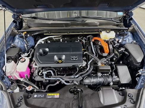 Certified 2025 Toyota Crown Signia AWD/4WD image 30