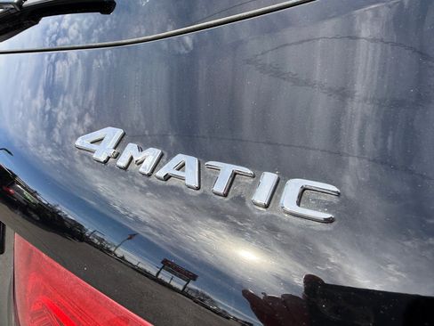 Used 2018 Mercedes-Benz GLC 300 GLC 300 4MATIC w/ Premium Package image 5