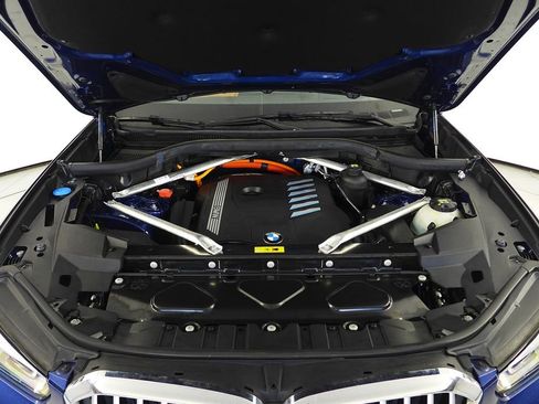 Certified 2022 BMW X5 xDrive45e w/ Executive Package image 6