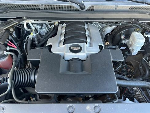 Used 2015 Cadillac Escalade Platinum AWD/4WD image 29