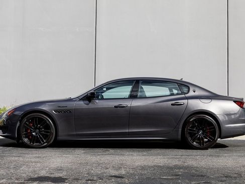 Used 2022 Maserati Quattroporte Modena image 2