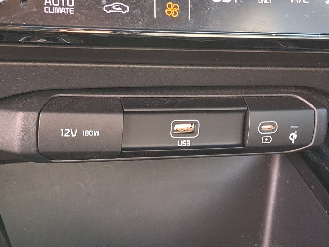 Certified 2024 Kia Niro Wind FWD image 26