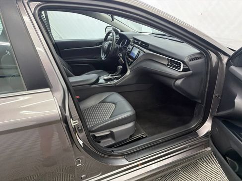 Used 2018 Toyota Camry SE FWD image 14